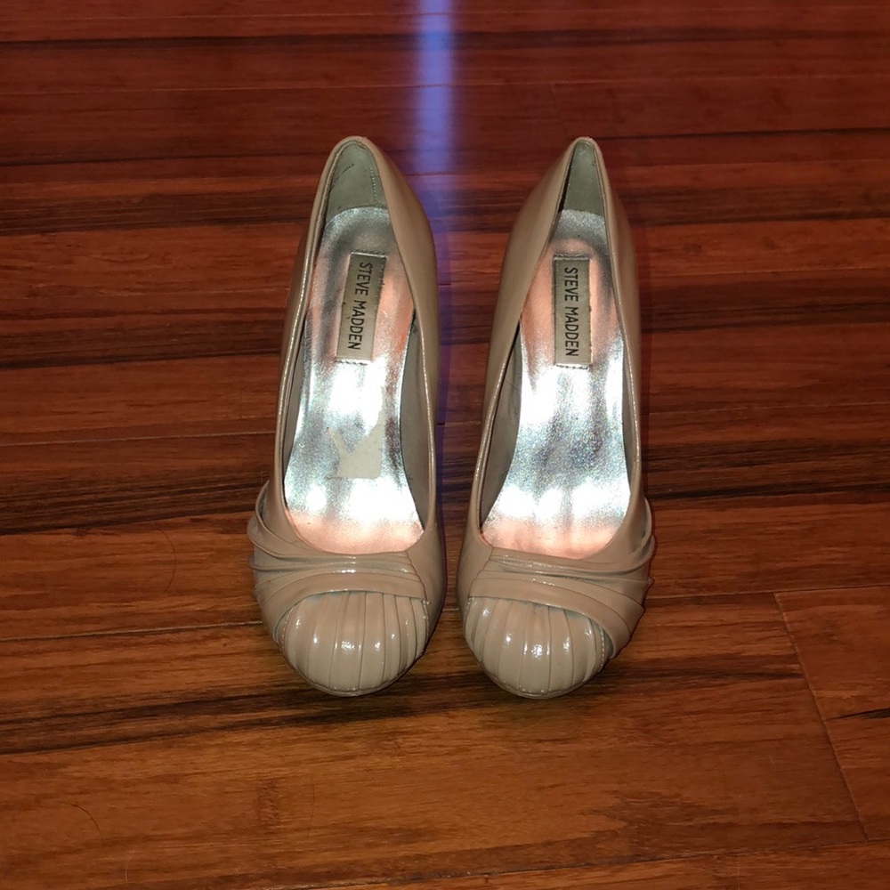 Steve Madden beige Heel